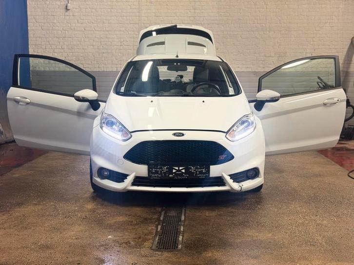 Ford Fiesta ST, Auto's, Ford, Particulier, Fiësta, Airbags, Airconditioning, Bluetooth, Centrale vergrendeling, Electronic Stability Program (ESP)