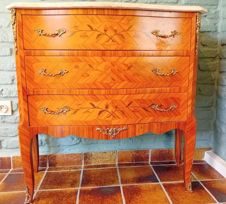 Franse Regence commode marmeren blad 19e E vergulde monturen, Antiek en Kunst, Antiek | Meubels | Kasten, Ophalen
