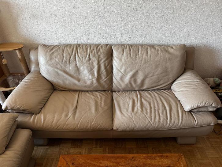 Table basse en bois massif + 2 sièges en cuir italien, Maison & Meubles, Canapés | Coins salons complets, Utilisé, Bois, Cuir