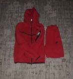 Nike tech fleece ( rood ) maat M, Vêtements | Hommes, Packs de vêtements pour hommes, Porté, Enlèvement