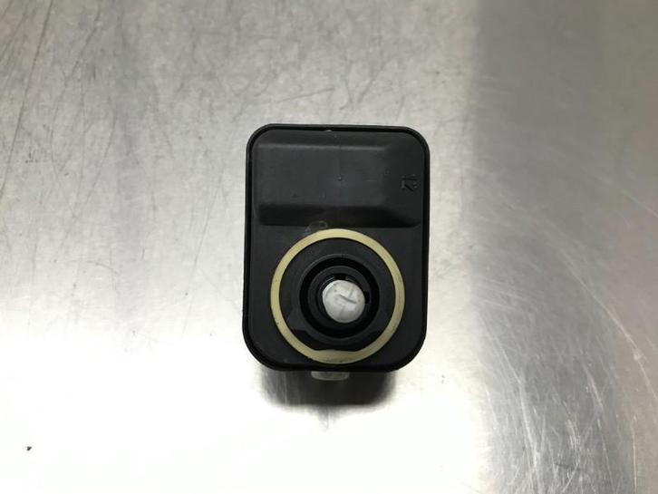 PHARE MOTEUR Nissan Note (E11) (01-2006/12-2013), Autos : Pièces & Accessoires, Autres pièces automobiles, Nissan, Utilisé