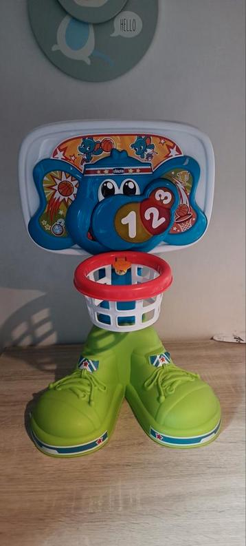 Basketbalring met geluid Chicco beschikbaar voor biedingen