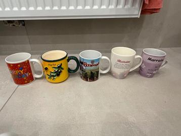 Différents mugs beschikbaar voor biedingen
