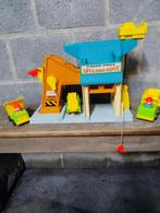 Fisher Price Vintage haven Lift & Load met auto's en popjes, Kinderen en Baby's, Speelgoed | Fisher-Price, Ophalen of Verzenden
