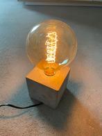 Design lamp met beton voet, Ophalen, Overige materialen, Zo goed als nieuw, Modern