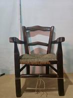 Antiek kinder of poppen stoeltje, Ophalen of Verzenden