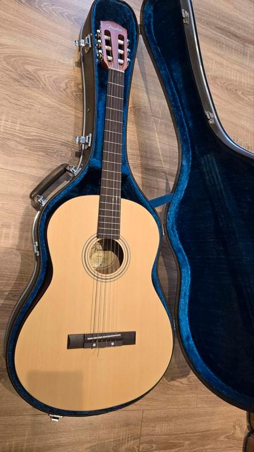 Fender akoestische gitaar nylon snaren nieuwstaat met koffer, Musique & Instruments, Instruments à corde | Guitares | Acoustiques