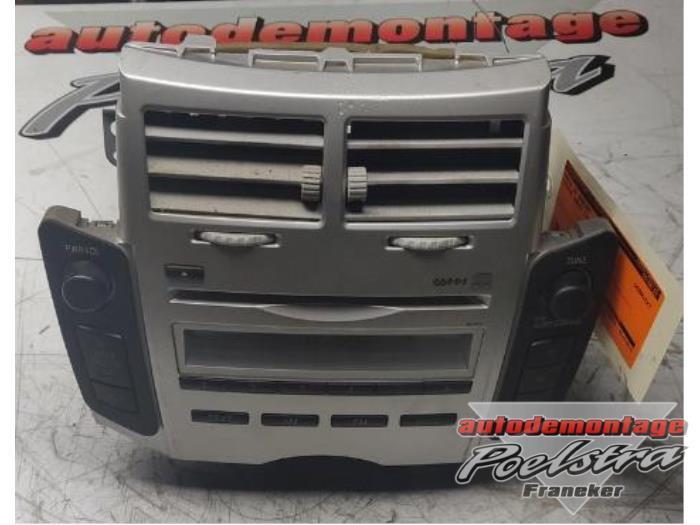 Radio/Lecteur CD d'un Toyota Yaris, Autos : Pièces & Accessoires, Électronique & Câbles, Toyota, Utilisé, Enlèvement ou Envoi
