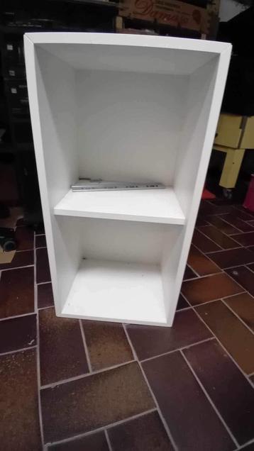 Wit kastje Ikea  beschikbaar voor biedingen