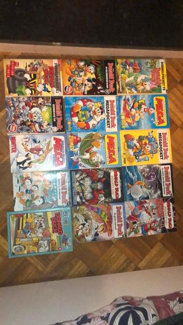 15 Donald ducks alle €2 per stuck allemaal in goeie staat beschikbaar voor biedingen