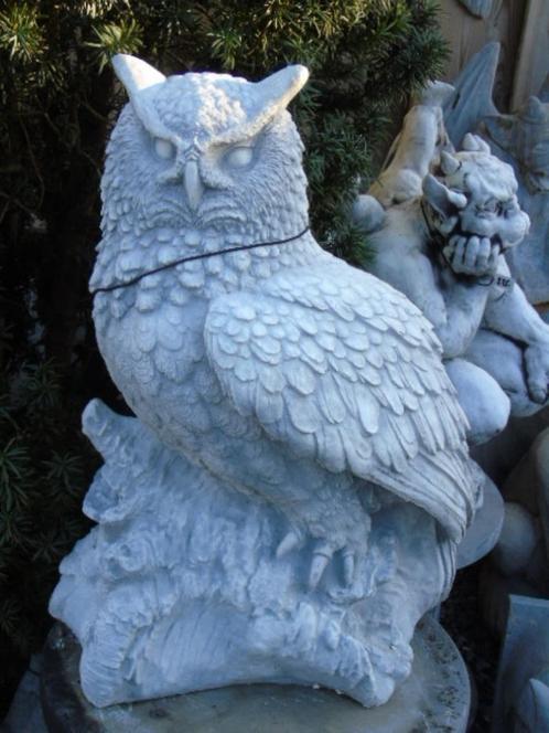 Standbeeld van een uilenarend met gepatineerde steen, goede, Tuin en Terras, Tuinbeelden, Nieuw, Dierenbeeld, Steen, Ophalen of Verzenden