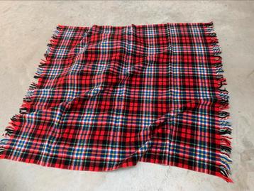 RETRO - plaid, geruit motief 1,50 x 1,50m beschikbaar voor biedingen