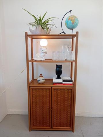 Kast vitrinekast rekken vintage hout beschikbaar voor biedingen