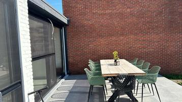 8 tuinstoelen  beschikbaar voor biedingen