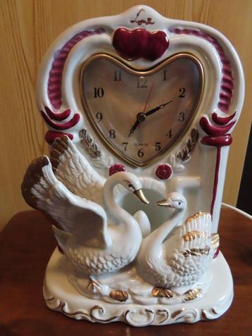 Horloge/lampe vintage couple de cygnes  beschikbaar voor biedingen
