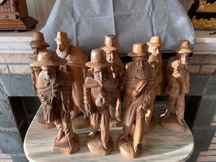 8 decoratieve handgesneden houten beelden, Antiek en Kunst, Kunst | Beelden en Houtsnijwerken, Ophalen