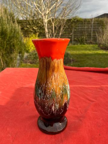Vaas oranje/bruin gevlamd, retro. Rond H24 x Dia 9. beschikbaar voor biedingen