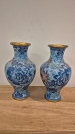 Ensemble de vases cloisonnés, Enlèvement