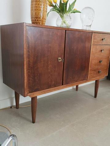 Mooi Mid-century kastje met  4 lades beschikbaar voor biedingen