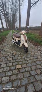 Venesi scooter, Fietsen en Brommers, Ophalen, Nieuw