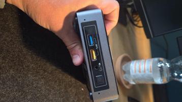 Intel Core i5 NUC Compleet met 2TB en 32GB RAM beschikbaar voor biedingen