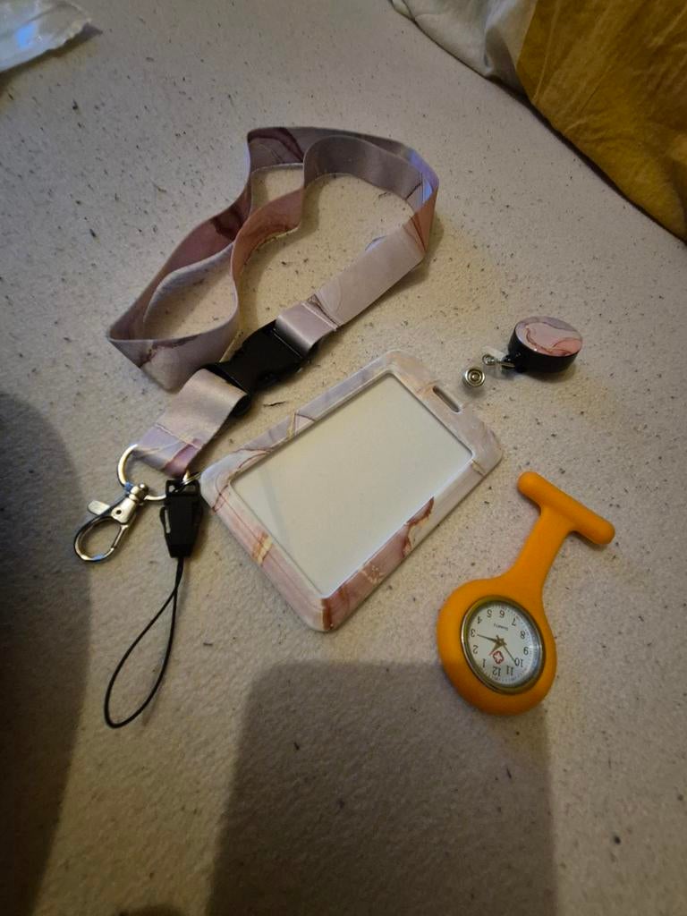 Porté badge et montre soignant, Collections