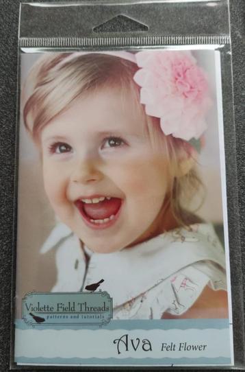 Violette Field Threads patroon plus vilt voor bloem beschikbaar voor biedingen