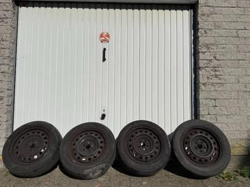 4x Stalen Velgen Met Banden 205/55 R16 - 5 Gaats beschikbaar voor biedingen