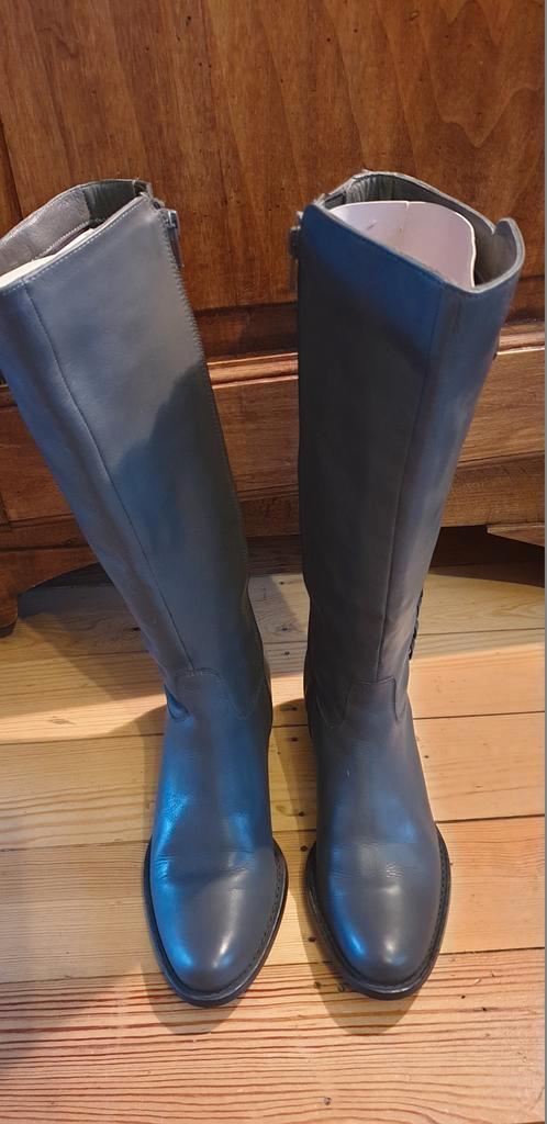 Kipling laarzen - Maat 37, Kleding | Dames, Schoenen, Zo goed als nieuw, Hoge laarzen, Grijs, Ophalen of Verzenden