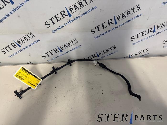 Brandstof retourleiding van een Mercedes Vito, Auto-onderdelen, Brandstofsystemen, Mercedes-Benz, Gebruikt, 3 maanden garantie