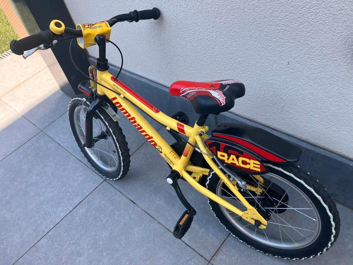 Kinderfiets Lombardo (met steunwieltjes en helm), Fietsen en Brommers, Fietsen | Kinderfietsjes, Zo goed als nieuw, Ophalen