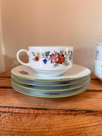 Set de 4 tasses à thé et assiettes à café Bareuther vintage 