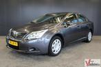 Toyota Avensis 1.6 VVTi Comfort - Airco - Trekhaak -, Auto's, Toyota, Te koop, Zilver of Grijs, Berline, Bedrijf