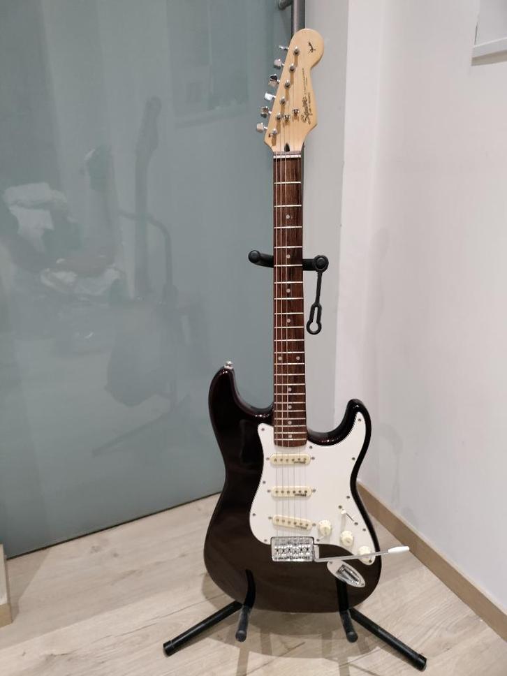 Guitare Squier Stratocaster, Musique & Instruments, Instruments à corde | Guitares | Électriques, Comme neuf, Autres marques, Enlèvement