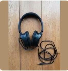 Hoofdtelefoon beschikbaar voor biedingen