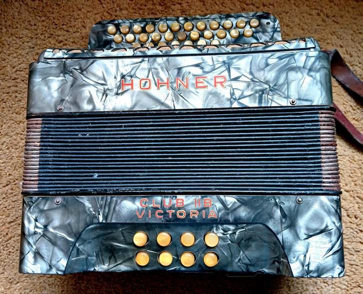 Hohner knopaccordeon, Muziek en Instrumenten, Accordeons, Gebruikt, Knopaccordeon, Hohner, Met koffer, Met riemen, Ophalen of Verzenden