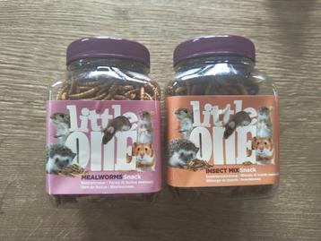 Mealworms snack + insect mix snack