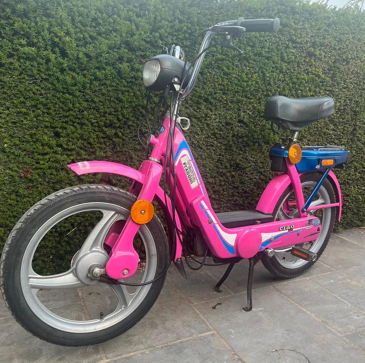 Topobject: Uniek roze vespa piaggio ciao , A klasse, Fietsen en Brommers, Brommers | Vespa, Gebruikt, Ciao, Klasse A (25 km/u)