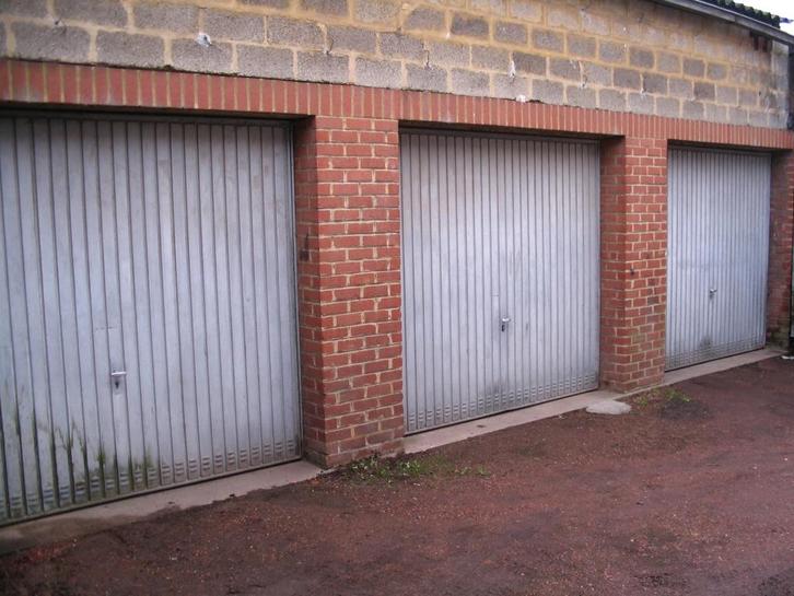 garage a louer à Morlanwelz, Immo, Garages & Places de parking, Province de Hainaut