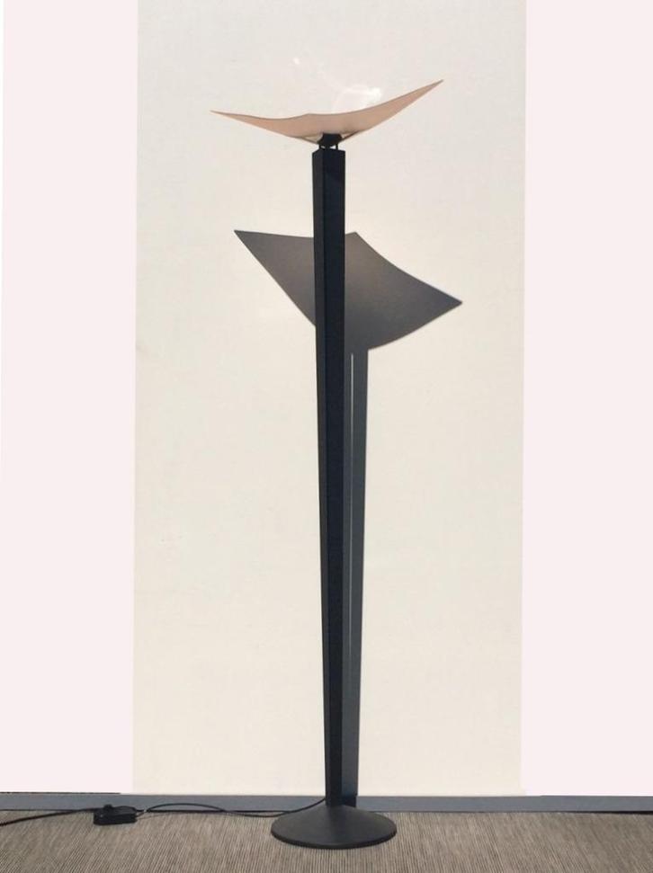 LUXO Design < Vintage 80s >  Vloerlamp, Huis en Inrichting, Lampen | Vloerlampen, Zo goed als nieuw, Glas, Metaal, Ophalen of Verzenden