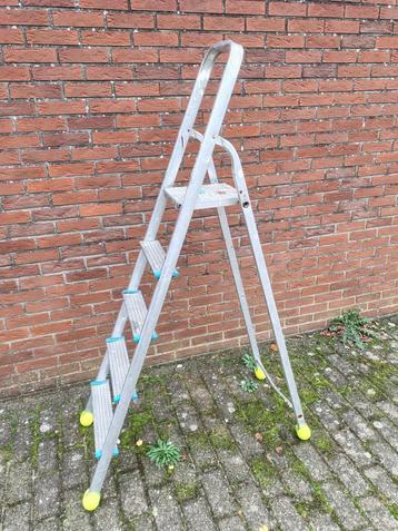 TRAP LADDER  beschikbaar voor biedingen