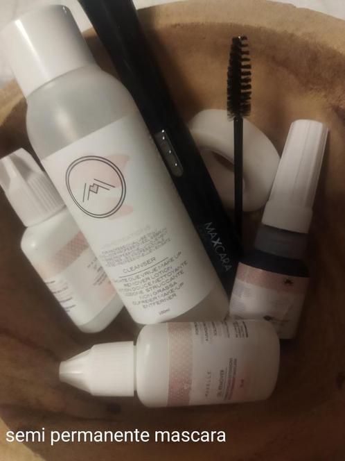 mascara, Handtassen en Accessoires, Uiterlijk | Cosmetica en Make-up, Nieuw, Make-up, Ophalen of Verzenden
