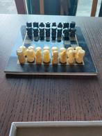 Vintage Carved Marble Chess Set – Decorative or Collectible, Hobby en Vrije tijd, Gezelschapsspellen | Bordspellen, Ophalen