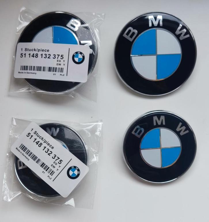 2 blauw/witte logo's van BMW 82mm motorkap en 73mm kofferbak, Auto diversen, Overige Auto diversen, Ophalen of Verzenden