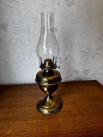 Olielamp / hoogte 42 cm beschikbaar voor biedingen