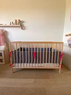 Ledikant Ikea, hout babybed SNIGLAR + toebehoren, Kinderen en Baby's, Babywiegjes en Ledikanten, Ophalen, Gebruikt, Ledikant