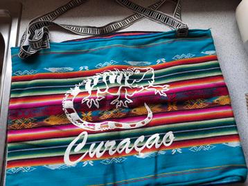 Curaçao schoudertas – kleurrijk boho design beschikbaar voor biedingen