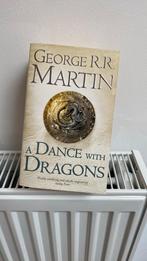 A DANCE WITH DRAGONS BOOK 5 BOOK 5 OF A SONG OF ICE AND FIRE, Boeken, Fantasy, Ophalen, Zo goed als nieuw, GEORGE R.R. MARTIN