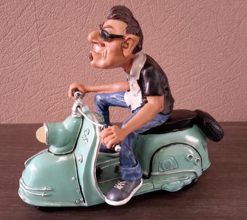 Lot / partij beelden man op vespa scooter ( NIEUW ), Verzamelen, Beelden en Beeldjes, Nieuw, Ophalen of Verzenden