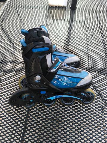 2 paar skates (33-36) en (35-38) beschikbaar voor biedingen